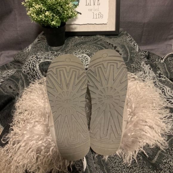 💙HTF💙 UGG RARE Mongolian Fur Short Women’s Boots - Picture 5 of 12